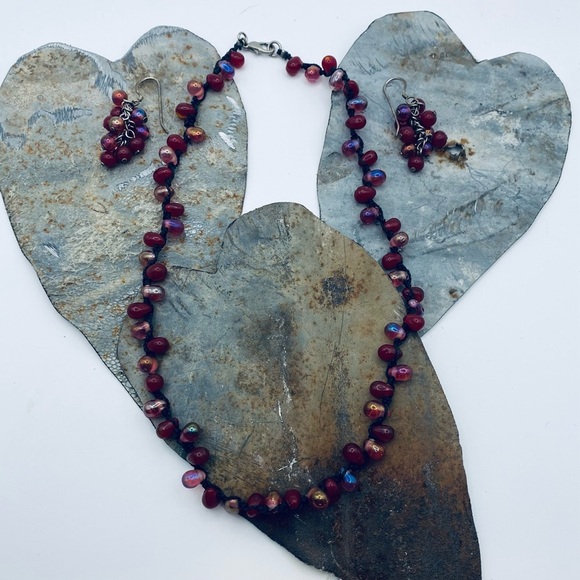 Vintage “pomegranate seed”hand knotted garnet necklace and earrings ss posts - Picture 4 of 5